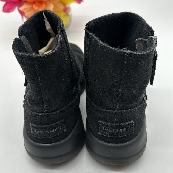 Skechers Black Suede Lightweight Angle Boots Size 6.5 SKT6899C - Picture 3 of 6